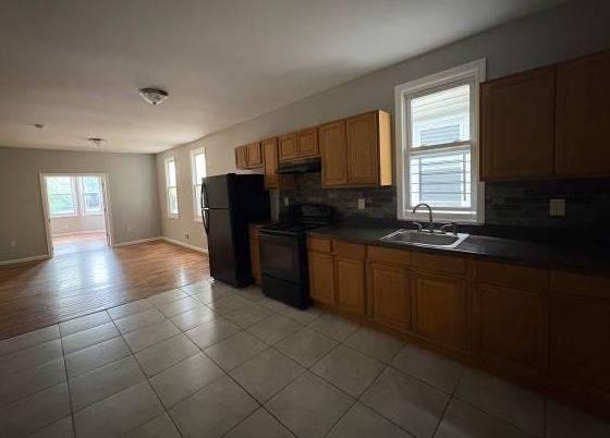 $1,460 / 2br - Beautyful Apartment (Cranston, RI)64002993390210121