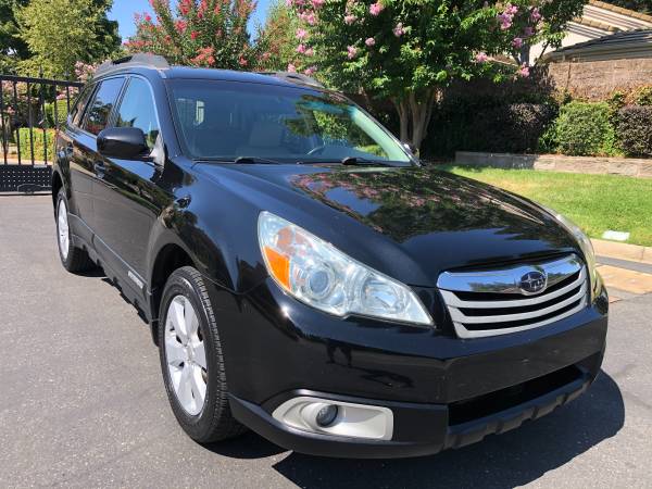 2011 Subaru Outback AWD 1