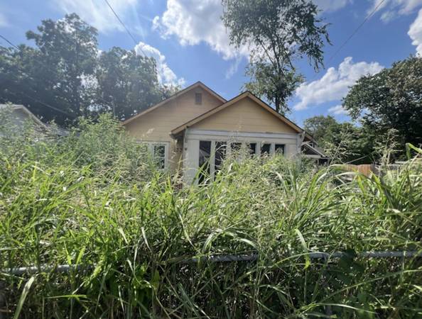 $59,900 / 2br - 1008ft2 - West Tulsa Deal With Plenty of Work to Do. (Tulsa)63981980966658120