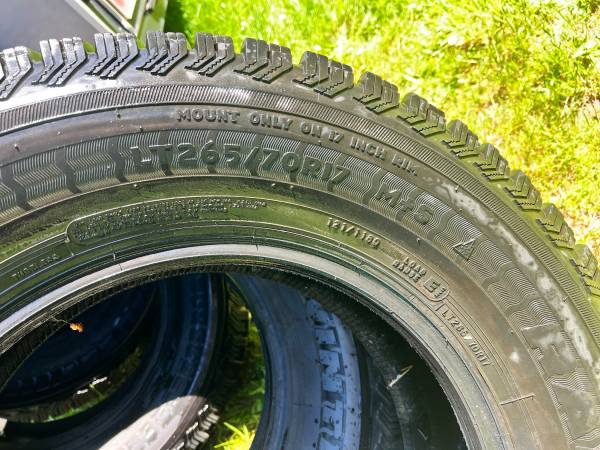 Set 4 Wintercat Studded LT265/70R17 M+S Load Range E 1