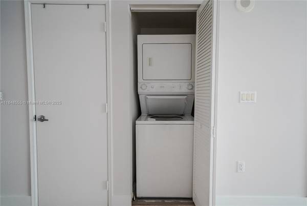 $3,000 / 1br - 692ft2 - Beautiful 1bd Condo at The Plaza, Brickell (Brickell, Miami)64051002417409123