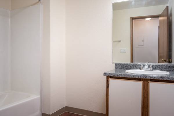 $1,190 / 1br - 603ft2 - Fabulous 603 sq ft, 1 bed, 1 bath. Access to bus and transportation (Gresham - North Central)63895124272771124