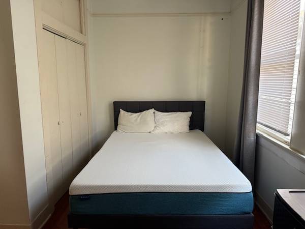 $1,400 / 2br - Cool Cheek Furnished Duplex 2 bed 1 Bath (University)63903537662082124