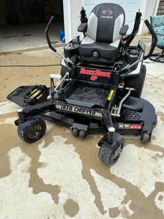 Zero turn Dixie chopper 1