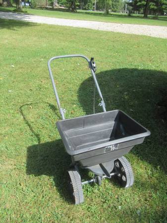 YES Seed and Fertilizer Spreader 1