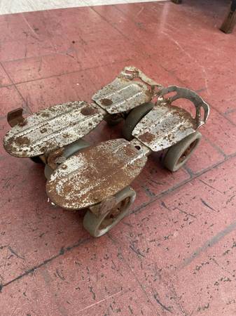 Vintage roller skates 1