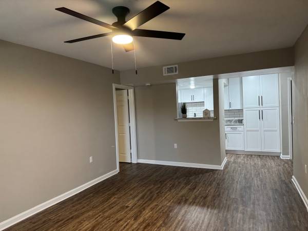 $1,662 / 2br - 999ft2 - 🌇 Live Luxe in This Upgraded Beauty 💎 Pool Views & Private Laundry (Metairie)63903653023747122