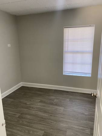 $1,429 / 2br - 880ft2 - The Grove at Five Points (Athens)63825472526849124