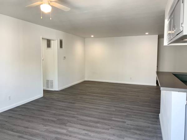 $2,790 / 2br - 1200ft2 - MUST SEE Remodeled Upper 2BR+2BA, 2 Parking, AC, Balcony, Gated Bldg (Beverly Hills/WeHo/Culver City AdjPalms)63701034571779124