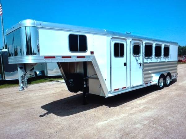 Horse Trailer with Spacious Stalls and Tack Area 18 N Pine St, Lancast 1