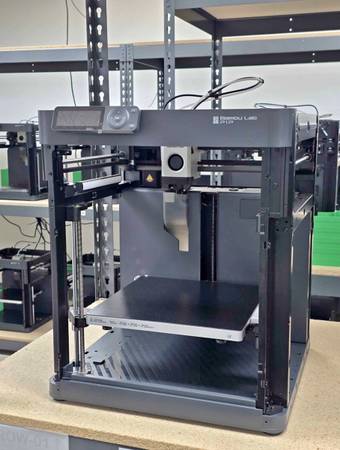 Bambu Lab P1P 3D Printer Slightly Used, Only 200hours, High temp flat bed 1