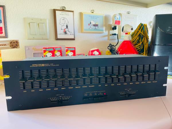 Spectro Acoustics Graphic Equalizer  Model 210R 1