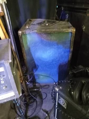 Peavey stage monitors 1