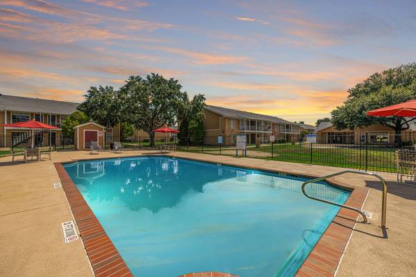 $1,149 / 2br - 850ft2 - 2/BD, On-Site Management Team, On-Site Laundry Facility (12221 Fleming Dr, Houston, TX)63906678741890121