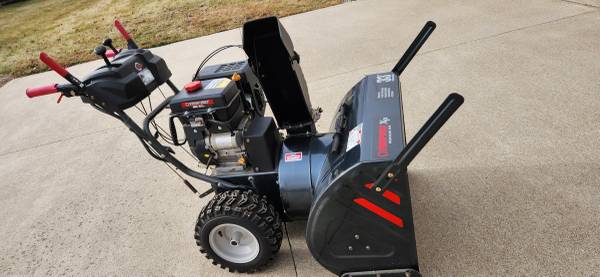 Troy-Bilt Snowblower 1