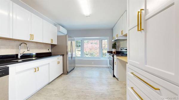$5,980 / 4br - 1882ft2 - Gorgeous 4-bedroom Capecod in move-in ready condition (White Plains)64033632162049122