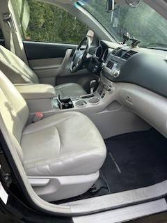 2012 Toyota Highlander- 2WD SE-  Black - $5,900 (Bethesda, MD)63616633513985122