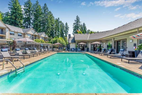 $1,712 / 2br - 1106ft2 - Pet Stations, Swimming Pool, Vaulted Ceilings (1099 NW Ordonez Pl, Hillsboro, OR)63831607883265121