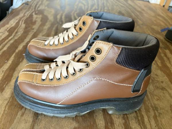 Excellent Condition Good Looking Dr. Martens Size 7. Used only one time. 1