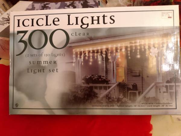 Light Strands  300 Icicle Lights Clear 1