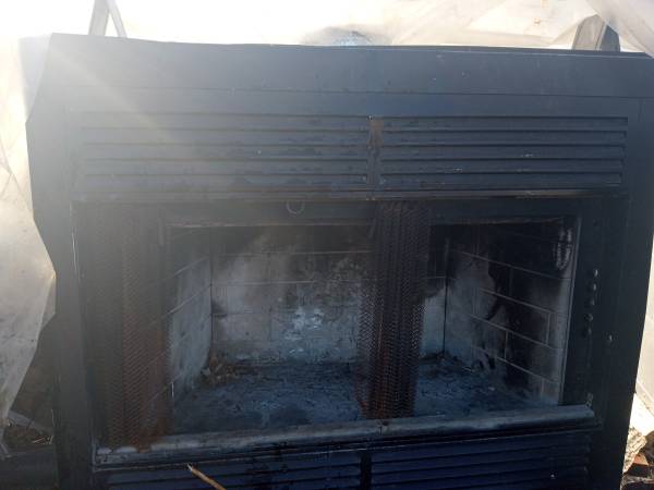 Indoor masonry fireplace with air 1