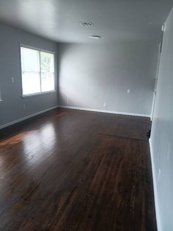 $1489.00 / 3br - 950ft2 - W 46th house63981980203267122