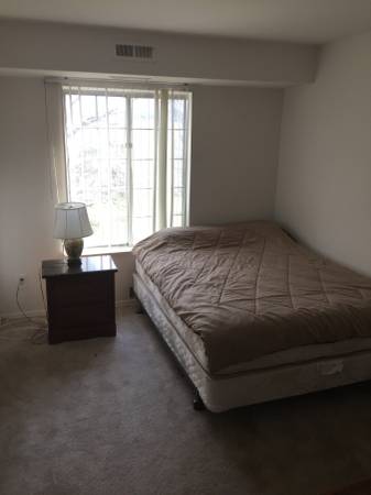 $600 / 2br - 1200ft2 - Furnished And Private Room In Farmington (Farmington)63937875131522121