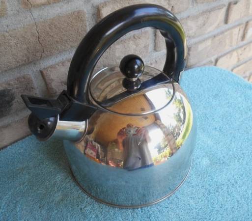 FARBERWARE KETTLE 1