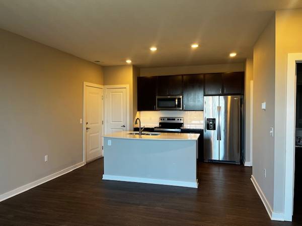 $1,416 / 1br - 705ft2 - Live Here, Brag Later!64020841652867121