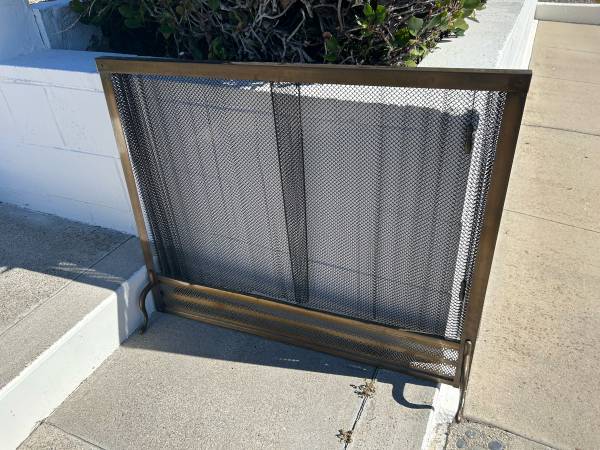 Ued Fireplace Guard 1