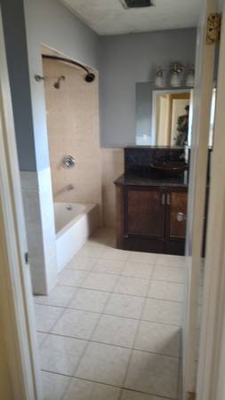 $850 / 3br - 1000ft2 - North Quincy apartment close to beach and Red Line (North Quincy)63620394552193123