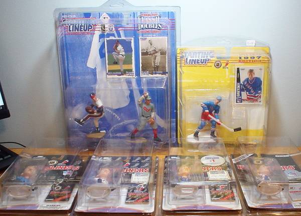 New Starting Lineup Headliners Protective Holders ClamShells Domes SLU 1