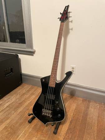 Rare Ibanez Iceman ICB500 Bass - MIJ 1