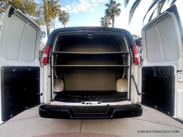 2021 Chevrolet Express 2500 - Photo 6