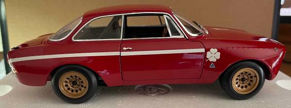 PMA製 ALFA ROMEO GTA 1300 JUNIOR 1/18 PMA155721233 – 1:18 Alfa Romeo GTA 1300 Junior - Model Tech Hobbies