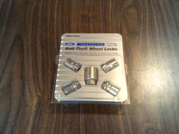 Ford/Lincoln/Mercury OE Wheel Lock set 1