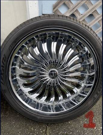 Chevy GMC Ford llantas y neumáticos de 24 pulgadas - $1.700 (Tacoma)63471419222913120