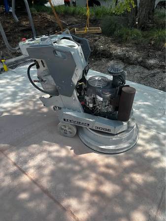 Used Lavina l30ge propane grinder — $7,600 in northeast SD