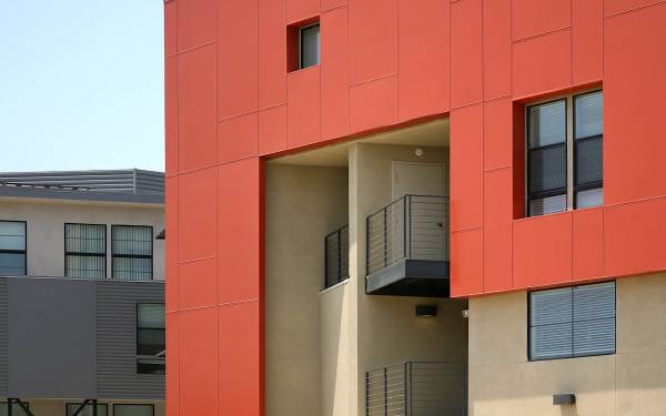 $1,910 / 360ft2 - Bike Racks, Control Access Entry, AC/Heat (2001 Olympic Blvd, Santa Monica, CA)63857624669827124