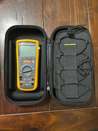 Insulation multimeter/ Megger - Fluke 1