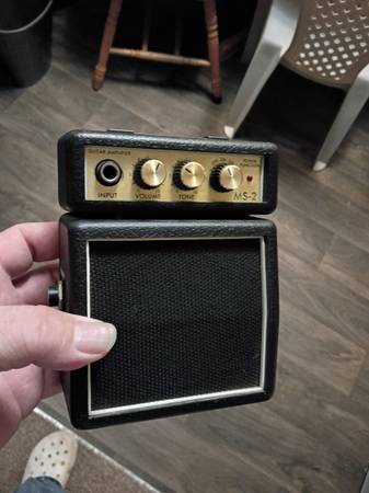 Marshall mini amp 1