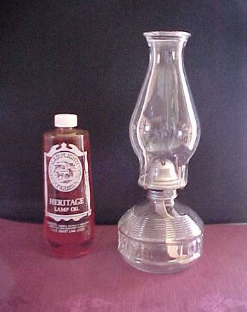 VINTAGE KEROSENE OIL LAMP+ Oil 1