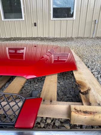 03-06 hood and grill chevy silverado - $400 (Albertville)63440260744961123