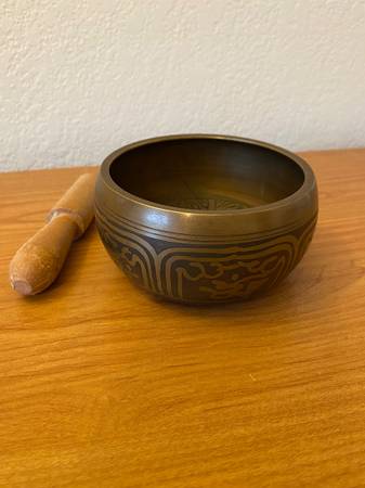 Sound Healing Tibetan Singing Bowl with striker 1
