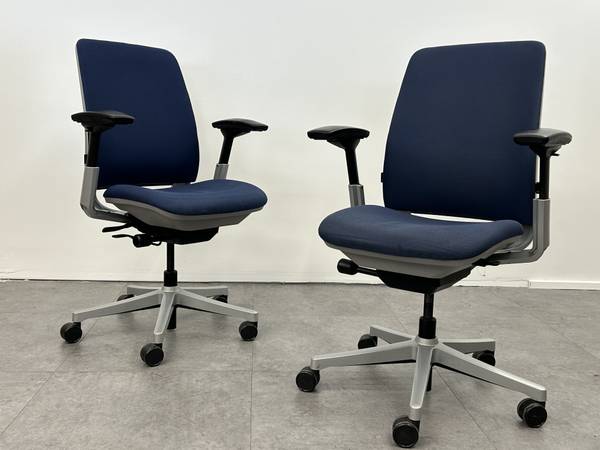 Steelcase Amia Chair Ergonomic Office Desk Chairs 4 Available $235 Ea 1