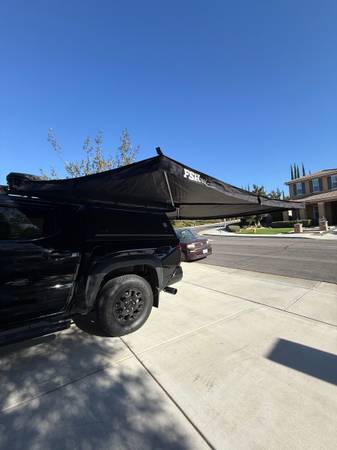 Freespirit Recreation 270 Awning V2 w/walls 1