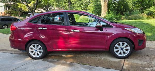 FORD FIESTA 82k Miles- NEW INSPECTIONS PERFECT CONDITIONS - $5,950 (Springfield)63439859286403122