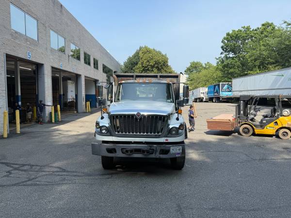 2016 International 7600 Flatbed with Palfinger Forklift - $59,99563654721558403123