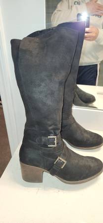 WOMEN'S TALL MOUNTAIN BLACK BOOTS SIZE 9 1
