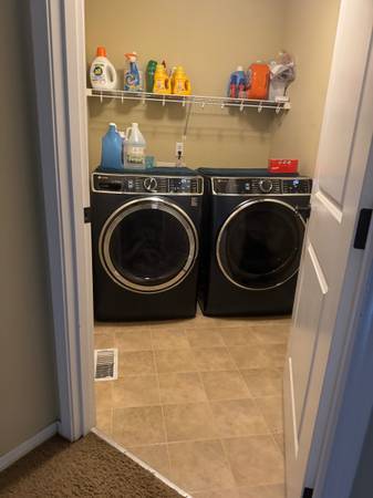 $565 Spacious Bedroom with Ensuite Peace 🛋️ (South San Francisco)63826177555843121